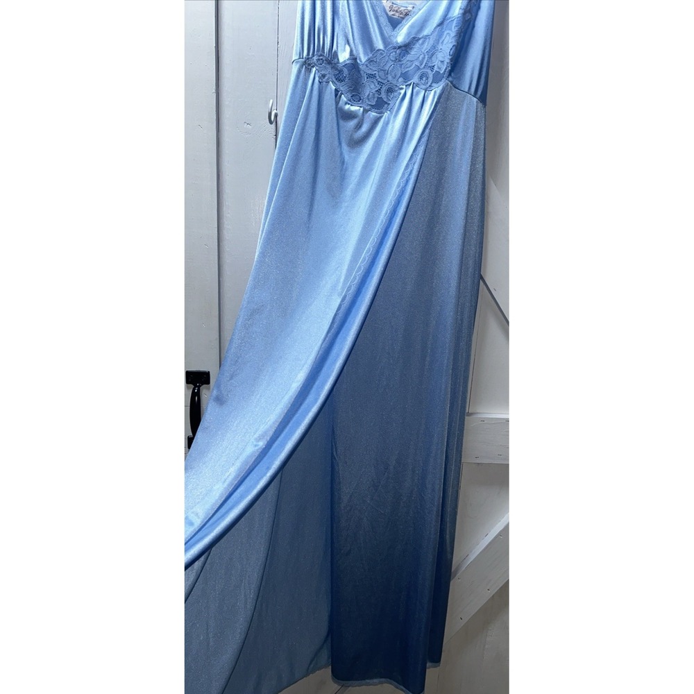 Vtg. Vanity Fair Long Nightgown Women's Size Large Blue with Lace Embellishment - Picture 8 of 8